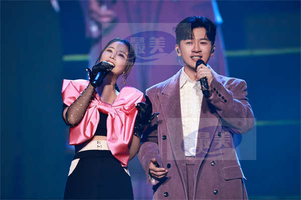 苏有朋巡演首站深圳圆满启航 金曲连唱掀起跨世代最强情怀杀