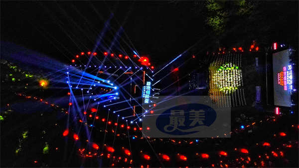 《变形金刚:超能勇士崛起》IMAX首映嗨翻全场 6月9日见证大银幕盛宴