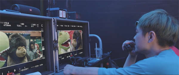 电影《保你平安》曝“我叫魏平安”导演特辑 分享喜剧幕后的故事