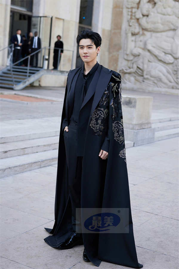 龚俊国际时装周圆满收官 时尚表现力获国际认可