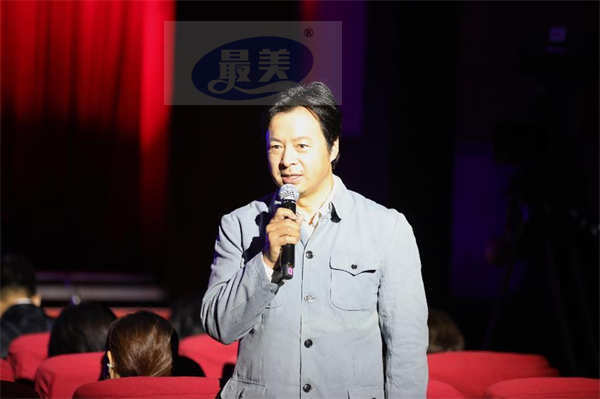 纪录电影《穿越烽火》全国首映礼在北京举行