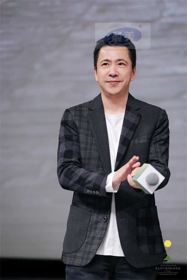 《屋顶足球》闭幕平遥国际电影展 女孩绽放拼搏光芒收获如潮好评