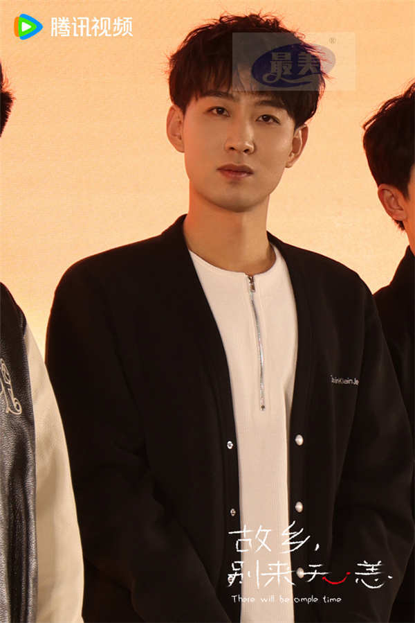 《故乡，别来无恙》任素汐史策王子璇等组团扫楼 故乡老友同框追剧再相逢