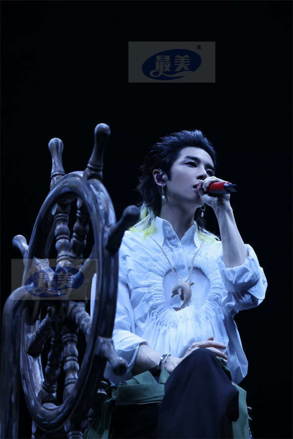 2024华晨宇火星演唱会南昌站双场火热唱响 开启四面台极致国风音乐盛宴