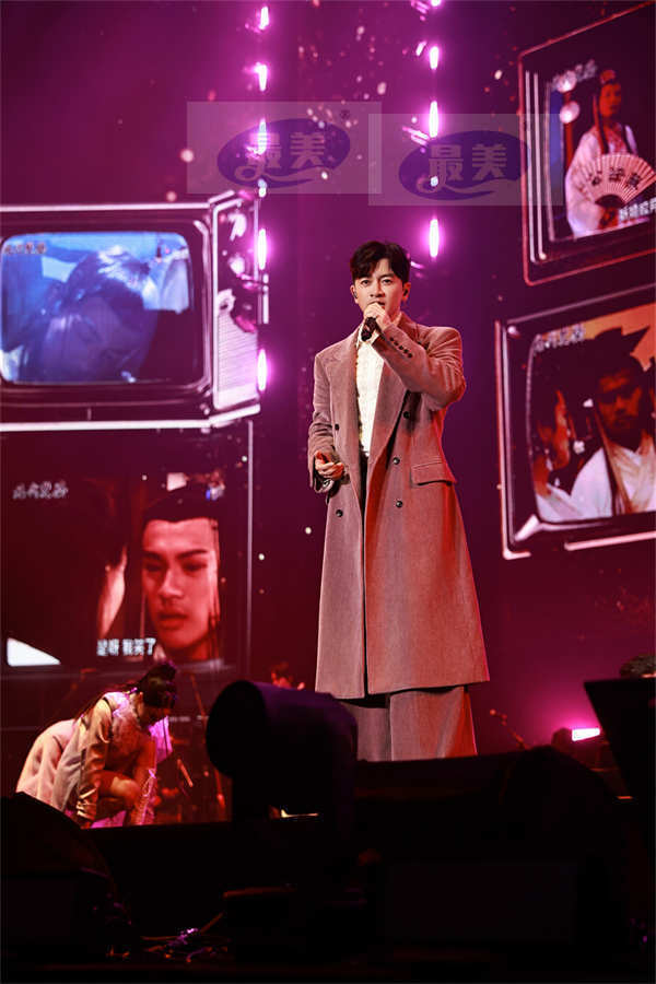 苏有朋巡演首站深圳圆满启航 金曲连唱掀起跨世代最强情怀杀