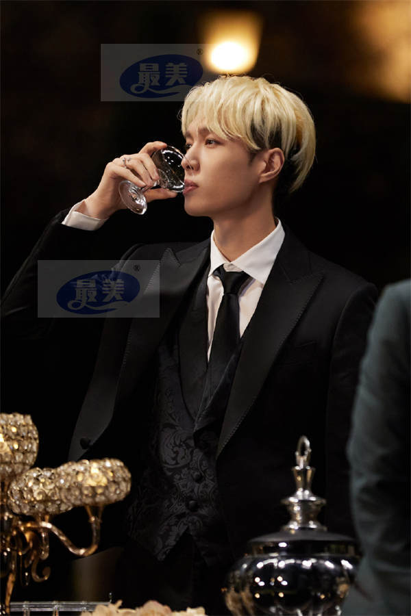 张艺兴主理的D.N.A音乐联盟首专《D.N.A》Cypher MV正式上线