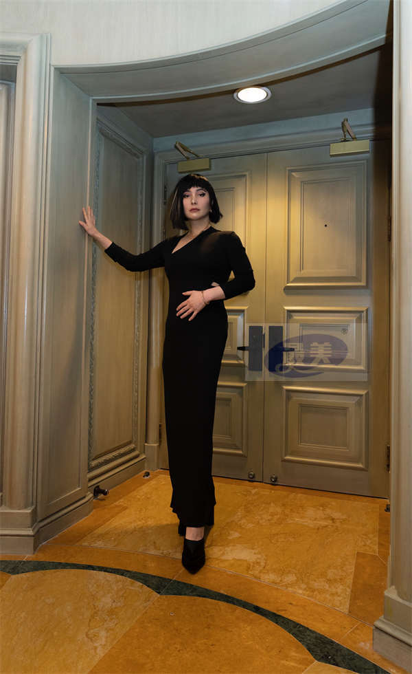 何超仪新片吉隆坡首映 受邀出席杨紫琼影后派对