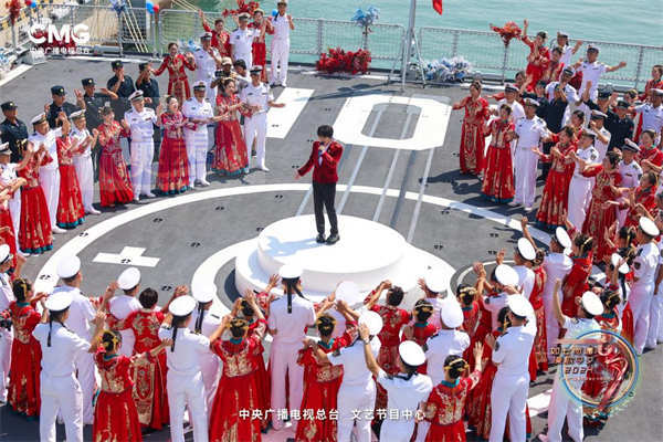 古树下的“遇见”：勾勒中国大地上生动而深情的浪漫画像  ——2024年中央广播电视总台七夕特别节目