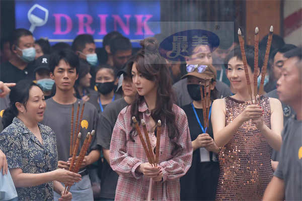 刘伟强新作《水饺皇后》开机 马丽惠英红演绎传奇女性奋斗史