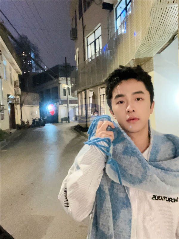 设计师王韵达与眼镜品牌合作联名款 诠释运动墨镜新概念