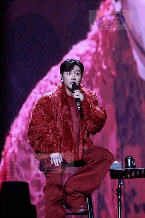 苏有朋巡演成都站歌迷连线家人观看 跨世代情怀引发全民情感共振 (4).jpg 苏有朋巡演成都站歌迷连线家人观看 跨世代情怀引发全民情感共振