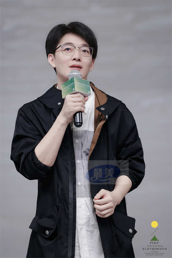 《屋顶足球》闭幕平遥国际电影展 女孩绽放拼搏光芒收获如潮好评