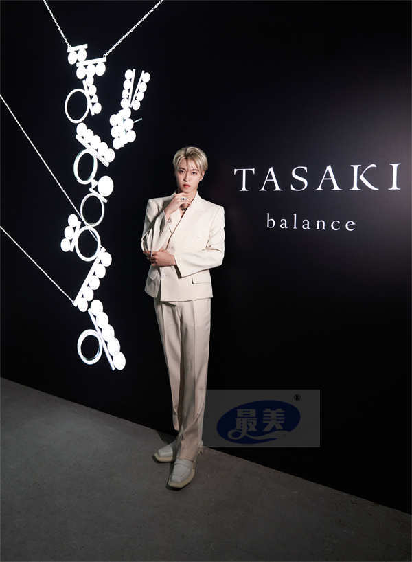 赞多现身上海品牌活动 错落光影间尽展摩登美学