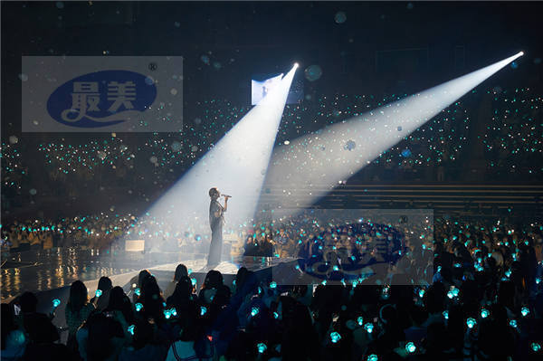 SHINee成员温流首次个人演唱会“O-NEW-NOTE”盛况空前，共吸引全世界74个地区的观众！