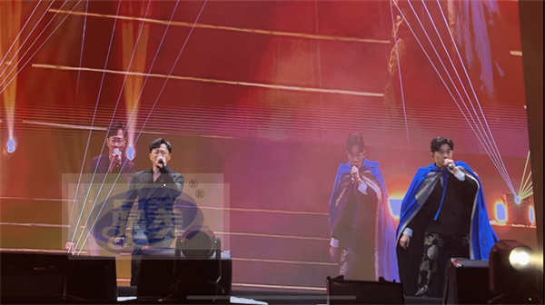 苏有朋巡演与林峯合体演唱《霍元甲》 歌迷热情喊话唱到90岁