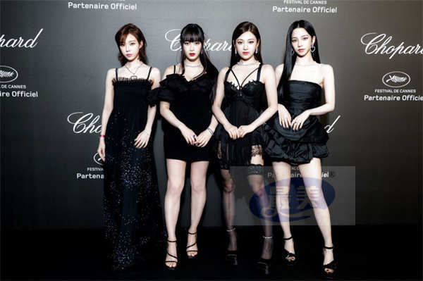 aespa作为K-POP组合首次参加戛纳国际电影节！红毯上爆发“Spicy”话题性！