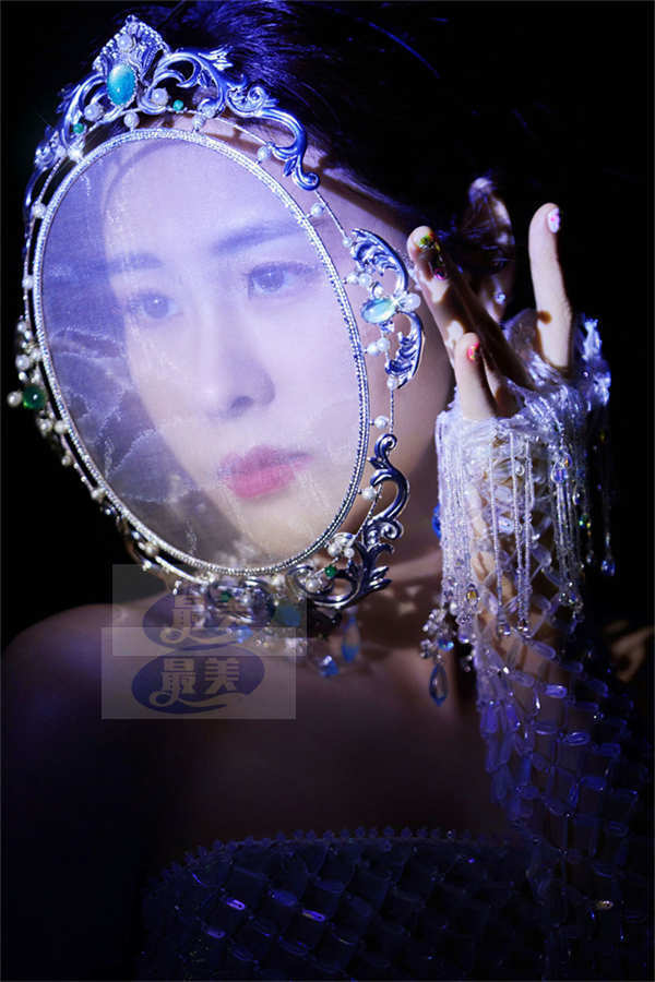 张碧晨“尾号920”广州演唱会梦幻开唱 歌声留存最难忘生日回忆