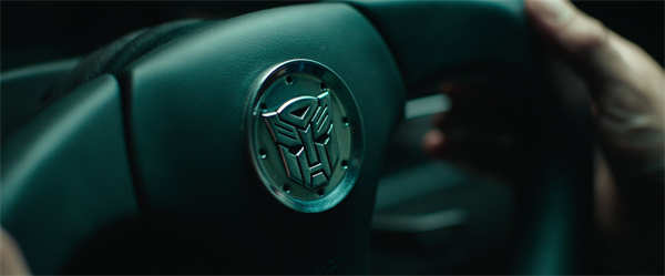 《变形金刚:超能勇士崛起》发布全新片段 汽车人集体变形开启高能冒险