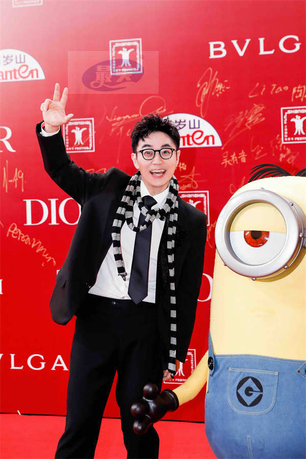 《神偷奶爸4》强势登陆上影节 大鹏庄达菲携小黄人共走红毯欢乐无限！