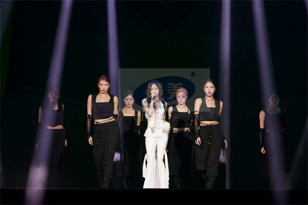 太妍举办第五次单独演唱会，展现全能艺人的超高实力，带来高品质演出！