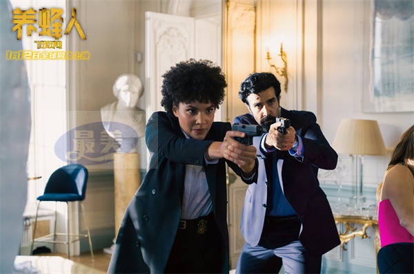 杰森·斯坦森开年首作《养蜂人》上映 颠覆形象为杀手注入情感