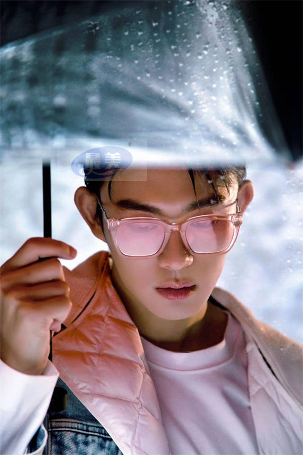 设计师王韵达新系列释出 携手演员刘润南拍摄酷炫眼镜大片