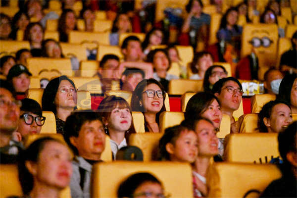 《神偷奶爸4》首映欢乐满分超有趣 大鹏庄达菲携小黄人引爆全场