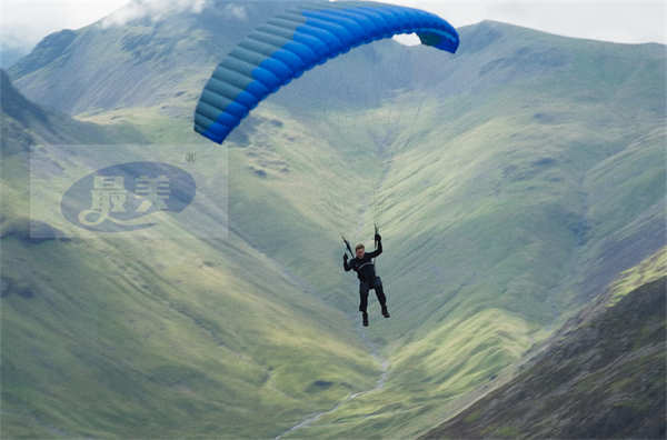 《碟中谍7：致命清算（上）》大秀山崖速降 “致命飞行”引爆眼球