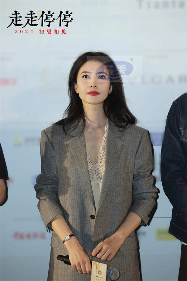 《走走停停》北影节首秀反响热烈  胡歌高圆圆亮相红毯惊喜整活