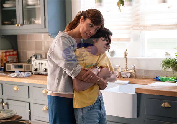 《闪电侠》公布“无限期爱你”版预告 亲情是拯救一切的原动力