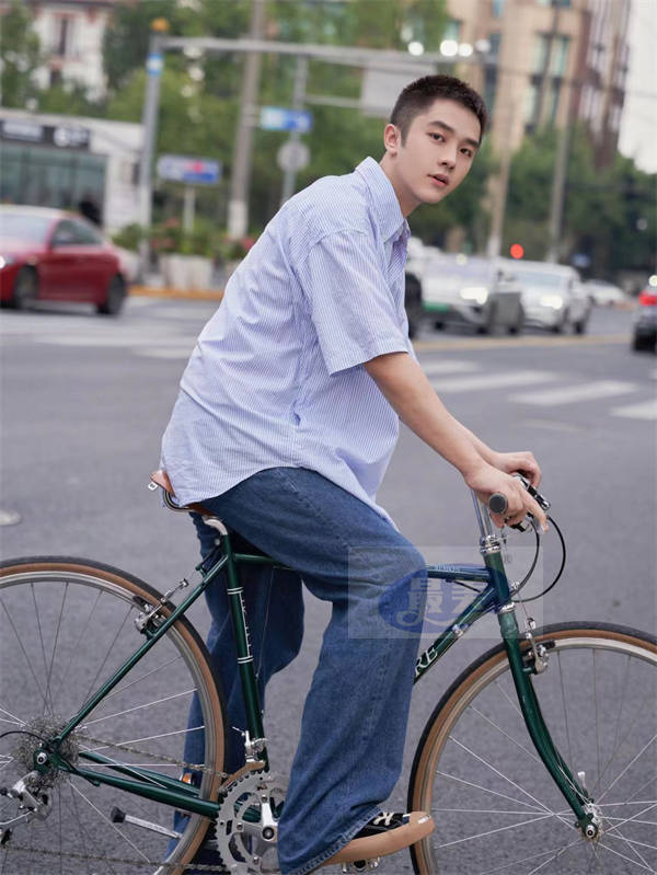 设计师王韵达新系列释出 携手演员刘润南拍摄酷炫眼镜大片