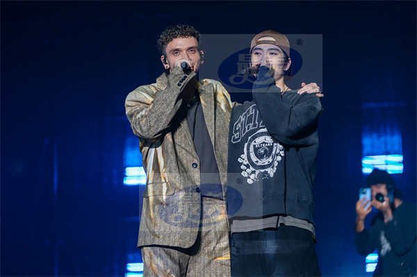 NCT成员在玹与世界级歌手Lauv的合作舞台引发热议！Solo专辑收录曲也惊喜公开！