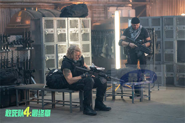 全球动作巨片《敢死队4：最终章》今日公映 硬汉传奇再燃银幕