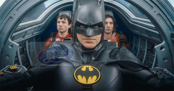 《闪电侠》全国热映口碑持续大爆  新片段超女震撼开战