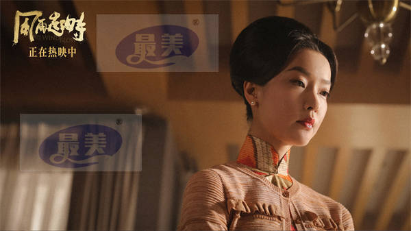 电影《风再起时》正在热映 杜鹃化身大嫂杀伐果决助郭富城上位