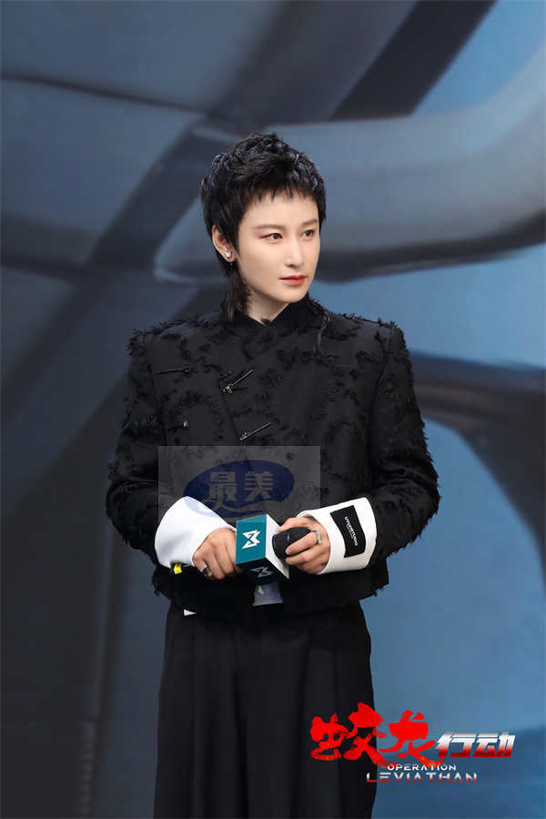 《蛟龙行动》登陆北京国际车展 公布首款海报 蛟龙小队全员亮相