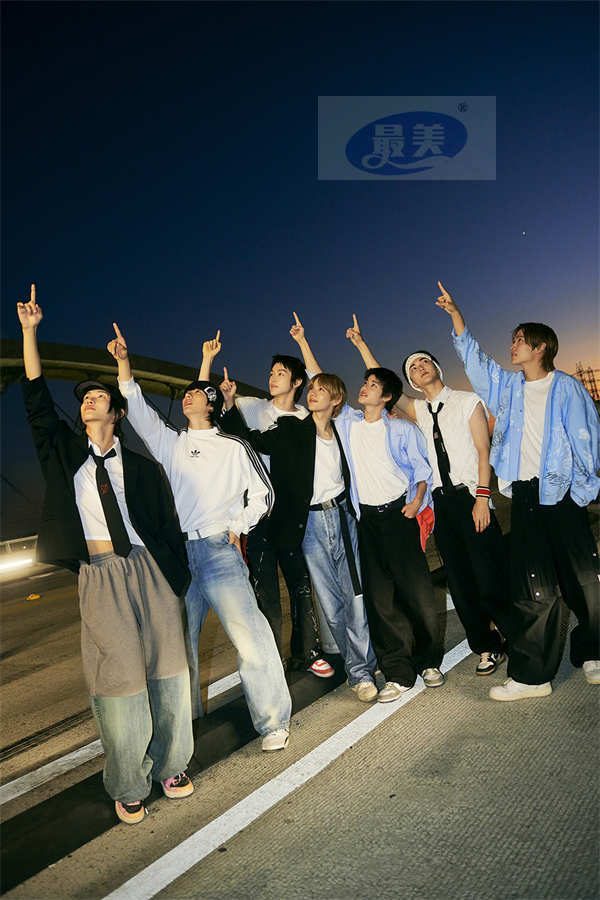 RIIZE首张单曲专辑《Get A Guitar》荣登百万销量宝座，印证“非凡等级”人气！