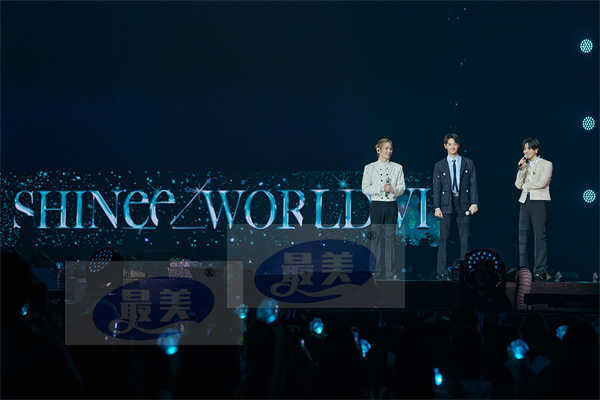 SHINee新加坡演唱会盛况空前，获得1万名当地粉丝的热烈响应！