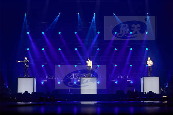 SHINee以中国香港演唱会圆满结束了亚洲巡演，再次证明了超强的SHINee力量！