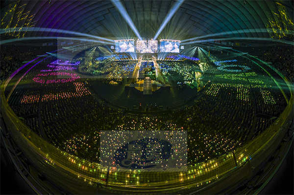 SHINee日本东京巨蛋演唱会圆满结束，现场聚集10万名观众！