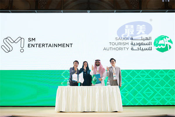 李秀满文化技术影响力扩大至中东,与全世界K-POP粉丝们一起进行“植树拯救地球”音乐节活动!