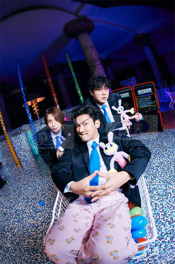 SUPER JUNIOR-L.S.S.成功出道，《Suit Up》登上海外音乐排行榜第一名！