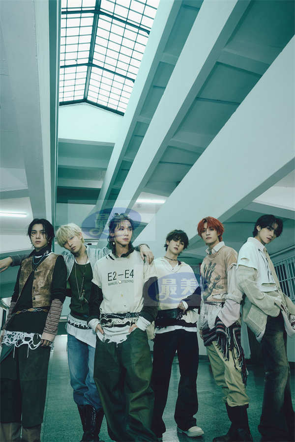 威神V正规2辑SHOWCASE巡演盛况空前，六场演出门票全部售罄，人气火热！