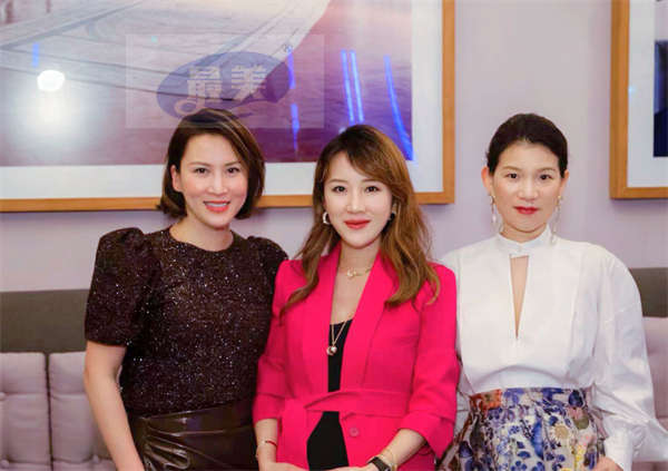 艺术与时尚的跨界盛宴 明星李念气质亮眼