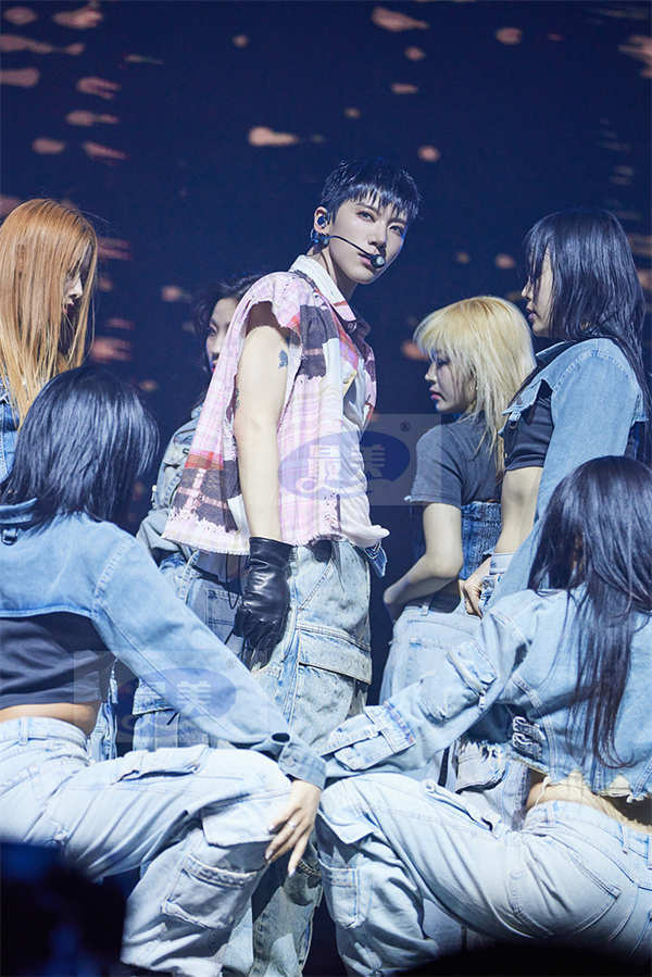 威神V成员TEN(李永钦)粉丝演唱会亚洲巡演首尔站门票全部售罄,盛况空前!