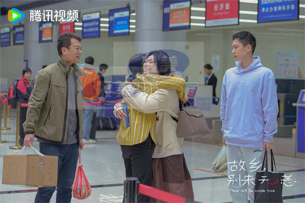 《故乡,别来无恙》北京卫视开播 任素汐李雪琴史策王子璇延续暖愈